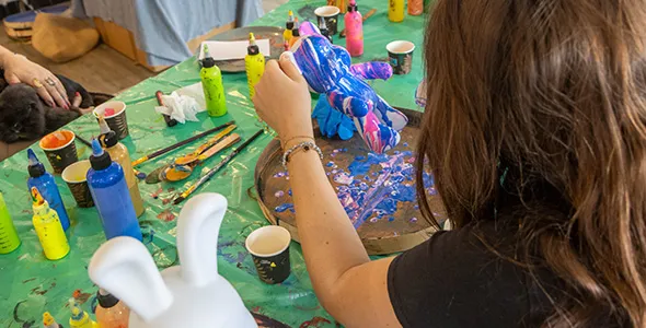 Anniversaire totem color pouring bear
